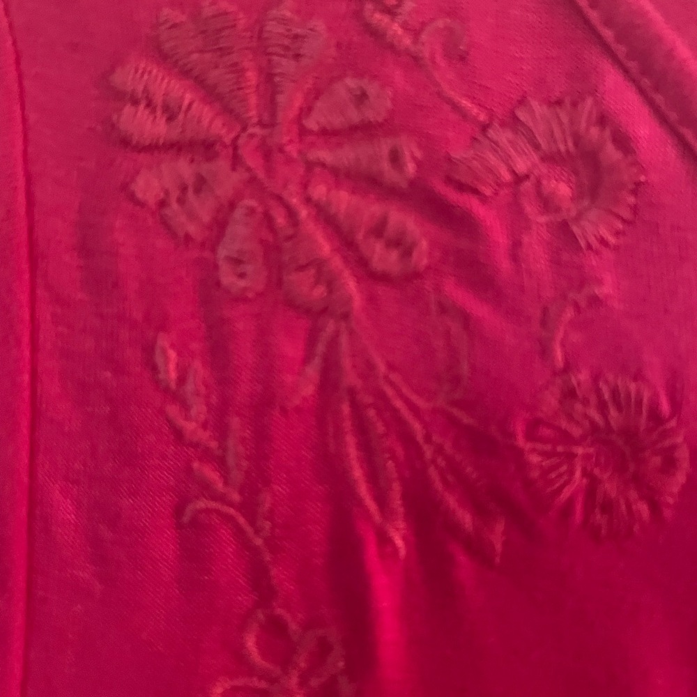 Size small blouse - Picture 2 of 3